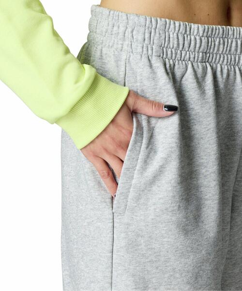 UNDER ARMOUR(アンダーアーマー)の「UAアイコン テリー ロングショーツ(ライフスタイル/レディース)(その他パンツ・レディース・グレー・L/S/M/XL)」の5枚目の写真