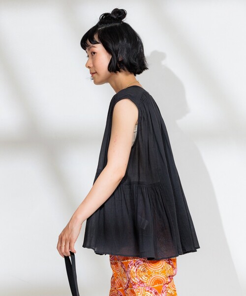 FREAK'S STORE(フリークスストア)の「インド コットンクレープ ノースリフレアブラウス(シャツ/ブラウス・レディース・オフホワイト/クリーム/ブラック/サックスブルー・フリ-)」の18枚目の写真