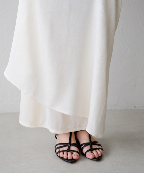 raffime(ラフィミー)の「ヴィンテージサテンセミフレアスカート(スカート・レディース・アイボリー/ブラック・SMALL/MEDIUM)」の18枚目の写真