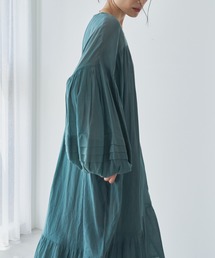 Audrey and John Wad（オードリーアンドジョンワッド）の「【インドコットン】袖バルーンVネックワンピース-手洗い可-（ワンピース）」