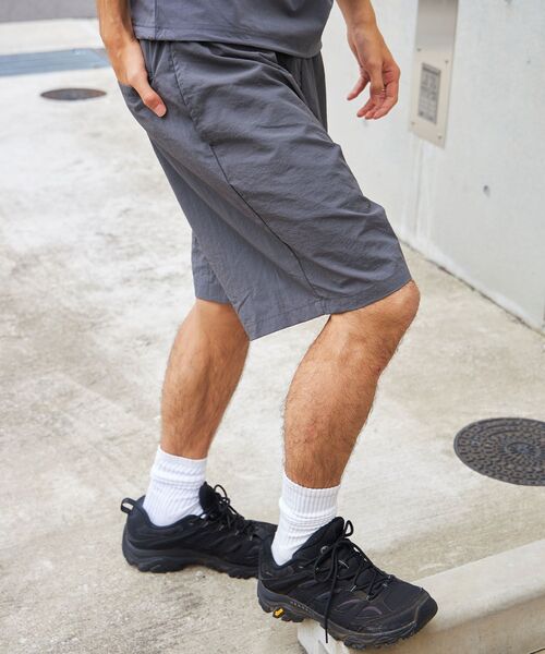 FFEIN（フェイン）の「【FFEIN(フェイン)】ワンポイント刺繍ナイロンショートパンツ / ショーツ 短パン 刺繍 シンプル パンツ（その他パンツ・メンズ・ブラック/チャコール/ネイビー・SMALL/MEDIUM/LARGE）」の13枚目の写真