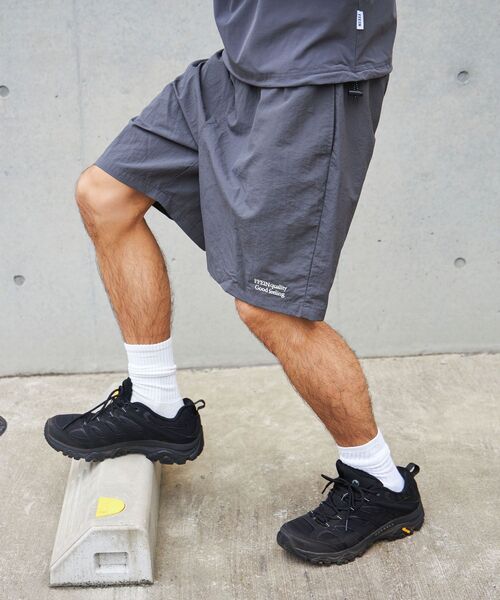 FFEIN（フェイン）の「【FFEIN(フェイン)】ワンポイント刺繍ナイロンショートパンツ / ショーツ 短パン 刺繍 シンプル パンツ（その他パンツ・メンズ・ブラック/チャコール/ネイビー・SMALL/MEDIUM/LARGE）」の16枚目の写真