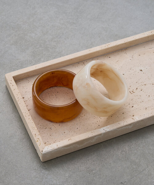 SHENERY（シーナリー）の「ニュアンスバングル（ブレスレット・レディース・ブラウン/アイボリー・FREE）」の2枚目の写真