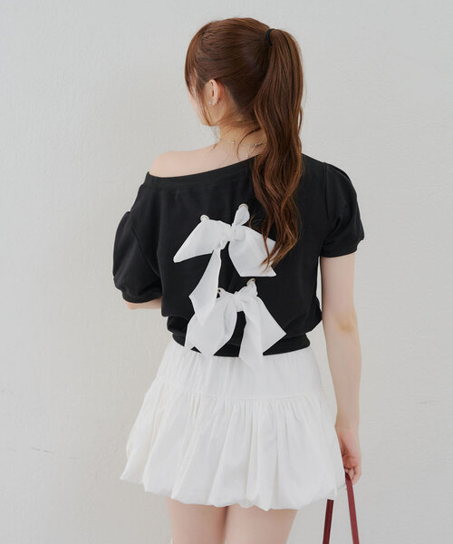 continuer de NICE CLAUP(コンティニューデナイスクラップ)の「バックリボンオフショルプルオーバー(Tシャツ/カットソー・レディース・オートミール/オフホワイト/ブラック・FREE)」の16枚目の写真