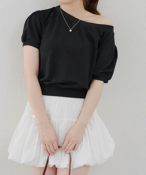 continuer de NICE CLAUP(コンティニューデナイスクラップ)の「バックリボンオフショルプルオーバー(Tシャツ/カットソー・レディース・オートミール/オフホワイト/ブラック・FREE)」の15枚目の写真