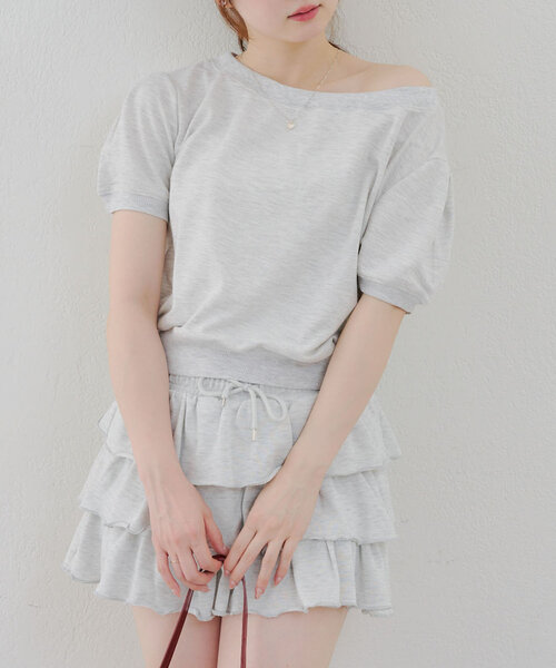 continuer de NICE CLAUP(コンティニューデナイスクラップ)の「バックリボンオフショルプルオーバー(Tシャツ/カットソー・レディース・オートミール/オフホワイト/ブラック・FREE)」の12枚目の写真