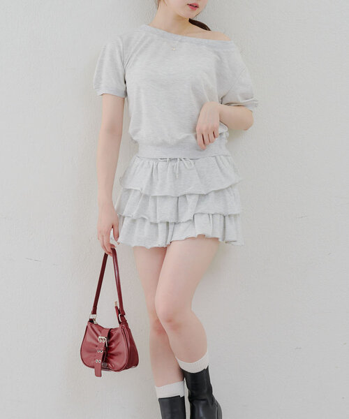 continuer de NICE CLAUP(コンティニューデナイスクラップ)の「バックリボンオフショルプルオーバー(Tシャツ/カットソー・レディース・オートミール/オフホワイト/ブラック・FREE)」の8枚目の写真