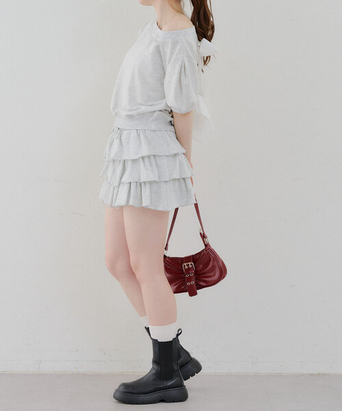 continuer de NICE CLAUP(コンティニューデナイスクラップ)の「バックリボンオフショルプルオーバー(Tシャツ/カットソー・レディース・オートミール/オフホワイト/ブラック・FREE)」の4枚目の写真