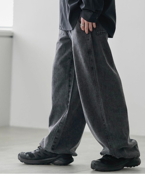 WEGO（ウィゴー）の「WEGO/ローライズバギーフレアデニムパンツ（デニムパンツ・メンズ・スカイブルー/ブラック系3/コバルトブルー・SMALL/MEDIUM/LARGE）」の13枚目の写真