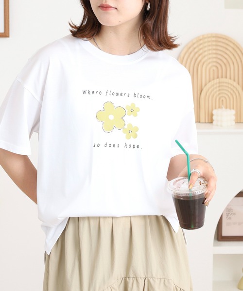 BRODIAEA(ブローディア)の「BRODIAEA フラワープリント半袖Tシャツ(Tシャツ/カットソー・レディース・オフホワイト/ネイビー/ロイヤルブルー/コーラル・40)」の6枚目の写真