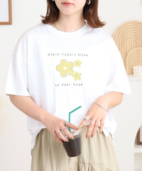 BRODIAEA(ブローディア)の「BRODIAEA フラワープリント半袖Tシャツ(Tシャツ/カットソー・レディース・オフホワイト/ネイビー/ロイヤルブルー/コーラル・40)」の7枚目の写真