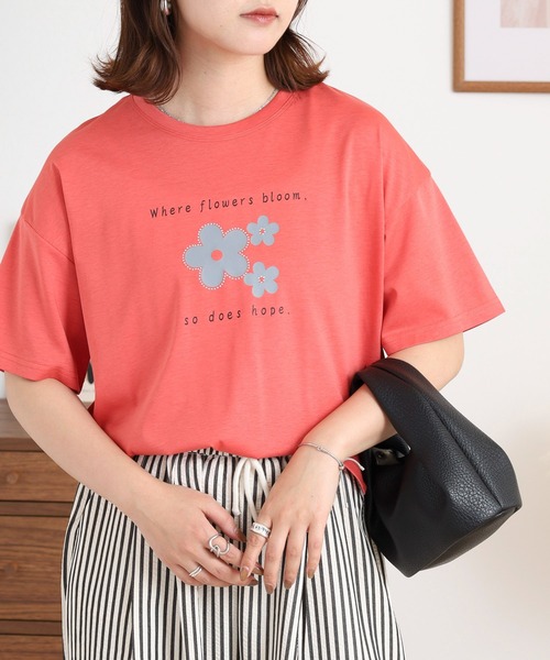 BRODIAEA(ブローディア)の「BRODIAEA フラワープリント半袖Tシャツ(Tシャツ/カットソー・レディース・オフホワイト/ネイビー/ロイヤルブルー/コーラル・40)」の18枚目の写真