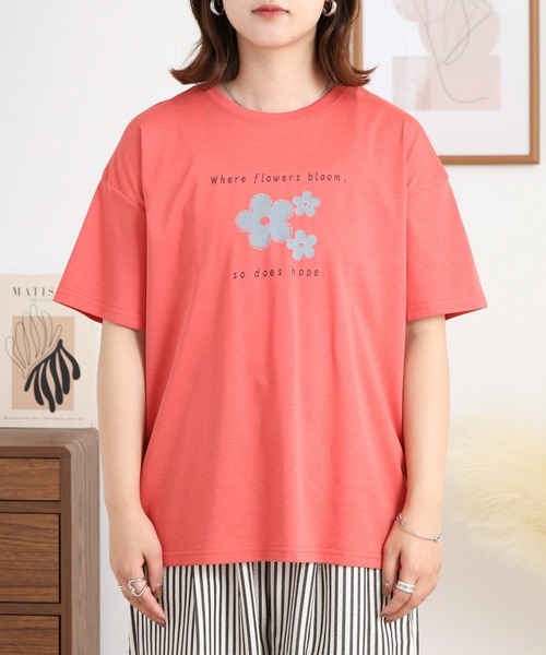 BRODIAEA(ブローディア)の「BRODIAEA フラワープリント半袖Tシャツ(Tシャツ/カットソー・レディース・オフホワイト/ネイビー/ロイヤルブルー/コーラル・40)」の21枚目の写真