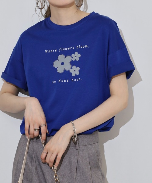 BRODIAEA(ブローディア)の「BRODIAEA フラワープリント半袖Tシャツ(Tシャツ/カットソー・レディース・オフホワイト/ネイビー/ロイヤルブルー/コーラル・40)」の14枚目の写真