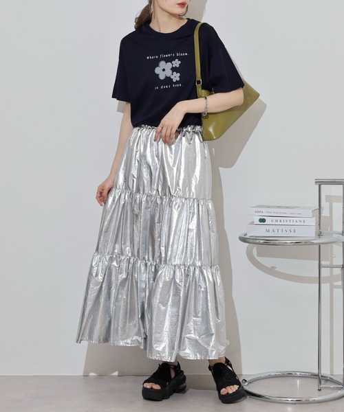 BRODIAEA(ブローディア)の「BRODIAEA フラワープリント半袖Tシャツ(Tシャツ/カットソー・レディース・オフホワイト/ネイビー/ロイヤルブルー/コーラル・40)」の12枚目の写真
