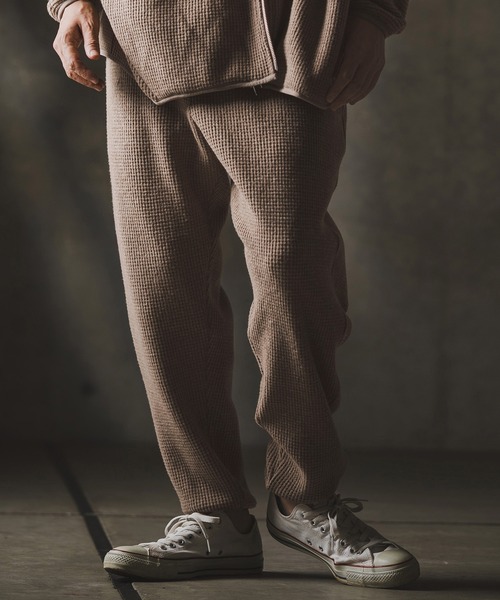 GLIMCLAP(グリムクラップ)の「mp13872-Relax & Slim-fit joggers-Soft brushed waffle fabric- ジョガーパンツ(その他パンツ・メンズ・キナリ/ダークベージュ/ブラック・S/M/L)」の1枚目の写真