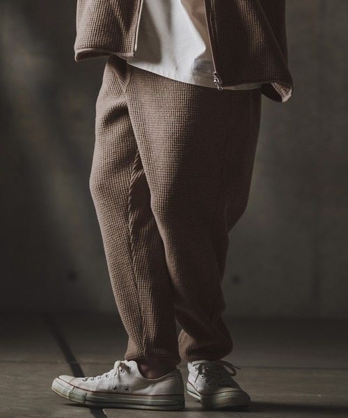 GLIMCLAP(グリムクラップ)の「mp13872-Relax & Slim-fit joggers-Soft brushed waffle fabric- ジョガーパンツ(その他パンツ・メンズ・キナリ/ダークベージュ/ブラック・S/M/L)」の10枚目の写真