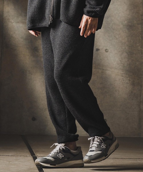 GLIMCLAP(グリムクラップ)の「mp13872-Relax & Slim-fit joggers-Soft brushed waffle fabric- ジョガーパンツ(その他パンツ・メンズ・キナリ/ダークベージュ/ブラック・S/M/L)」の17枚目の写真