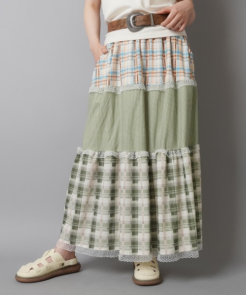 SPINNS（スピンズ）の「レトロな雰囲気が可愛い☆彡つぎはぎチェックロングスカート（スカート・レディース・ブラック/グリーン/ネイビー・ONESIZE）」の8枚目の写真
