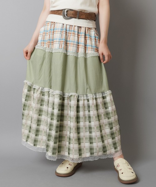 SPINNS（スピンズ）の「レトロな雰囲気が可愛い☆彡つぎはぎチェックロングスカート（スカート・レディース・ブラック/グリーン/ネイビー・ONESIZE）」の19枚目の写真