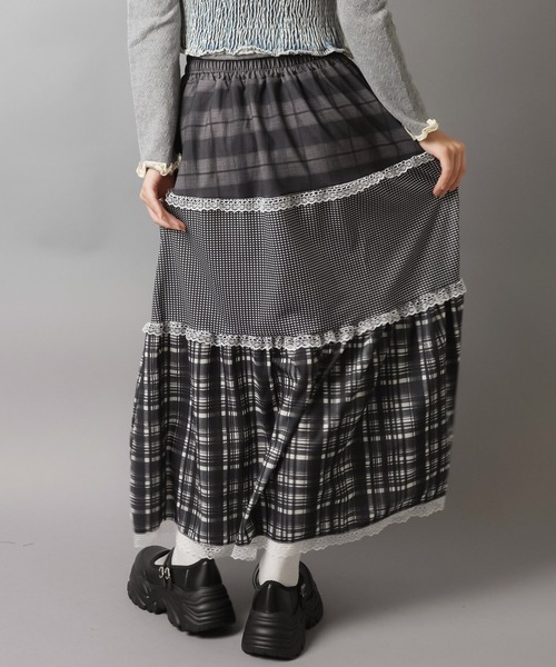 SPINNS（スピンズ）の「レトロな雰囲気が可愛い☆彡つぎはぎチェックロングスカート（スカート・レディース・ブラック/グリーン/ネイビー・ONESIZE）」の22枚目の写真