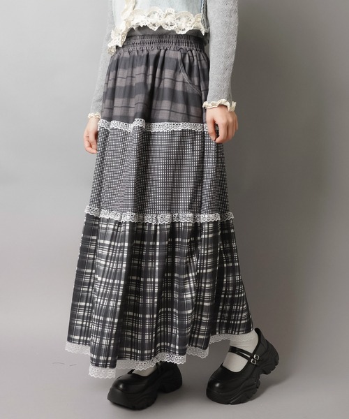 SPINNS（スピンズ）の「レトロな雰囲気が可愛い☆彡つぎはぎチェックロングスカート（スカート・レディース・ブラック/グリーン/ネイビー・ONESIZE）」の21枚目の写真