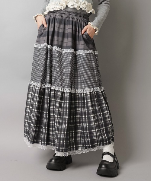 SPINNS（スピンズ）の「レトロな雰囲気が可愛い☆彡つぎはぎチェックロングスカート（スカート・レディース・ブラック/グリーン/ネイビー・ONESIZE）」の20枚目の写真