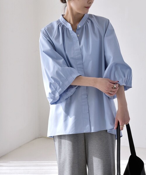 quaranciel(カランシエル)の「quaranciel:〈洗濯機可能〉REPREVE バンドカラー ギャザー パフ シャツ ブラウス(シャツ/ブラウス・レディース・ブラウン/ホワイト/ライトブルー・ONE SIZE)」の19枚目の写真