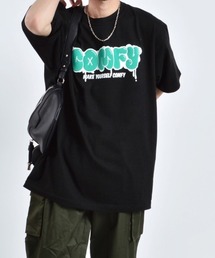 COMFYグラフィックプリントTシャツ