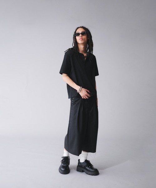 ANDER HUNK(アンダーハンク)の「Studs Design Stripe Slacks Short / スタッズデザインストライプスラックスショーツ(スラックス・メンズ・ブラック・SMALL/MEDIUM/LARGE)」の5枚目の写真