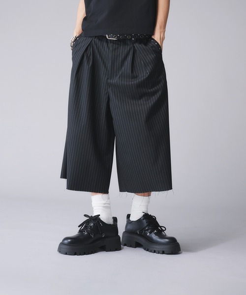 ANDER HUNK(アンダーハンク)の「Studs Design Stripe Slacks Short / スタッズデザインストライプスラックスショーツ(スラックス・メンズ・ブラック・SMALL/MEDIUM/LARGE)」の15枚目の写真