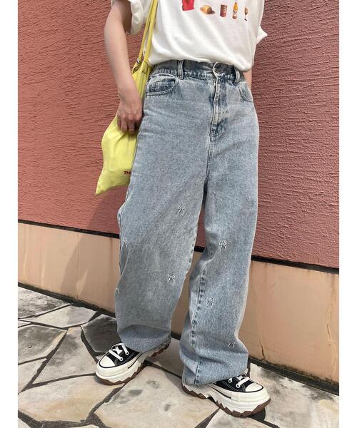 ehka sopo(エヘカソポ)の「◎リボン刺繍ストレートデニムパンツ(デニムパンツ・レディース・ネイビー/ブルー/サックスブルー・F)」の4枚目の写真