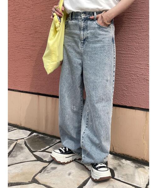 ehka sopo(エヘカソポ)の「◎リボン刺繍ストレートデニムパンツ(デニムパンツ・レディース・ネイビー/ブルー/サックスブルー・F)」の7枚目の写真