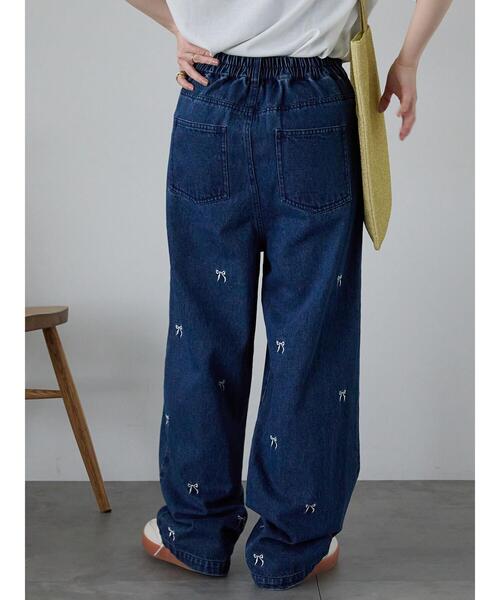 ehka sopo(エヘカソポ)の「◎リボン刺繍ストレートデニムパンツ(デニムパンツ・レディース・ネイビー/ブルー/サックスブルー・F)」の22枚目の写真
