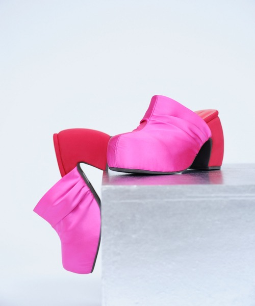 THINGS THAT MATTER（シングス ザット マター）の「SATIN PLATFORM CLOG SANDALS / サテンプラットフォームクロッグサンダル（サンダル・レディース・ピンク/グリーン/ブラック・37/38）」の22枚目の写真