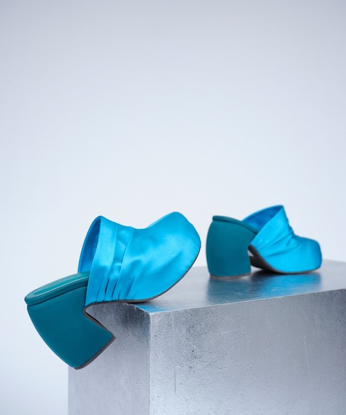 THINGS THAT MATTER(シングス ザット マター)の「SATIN PLATFORM CLOG SANDALS / サテンプラットフォームクロッグサンダル / 厚底ヒール(サンダル・レディース・ピンク/グリーン/ブラック・37/38)」の20枚目の写真