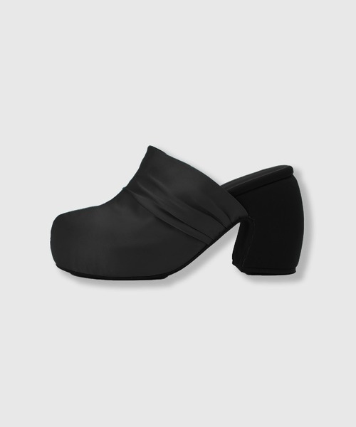 THINGS THAT MATTER（シングス ザット マター）の「SATIN PLATFORM CLOG SANDALS / サテンプラットフォームクロッグサンダル（サンダル・レディース・ピンク/グリーン/ブラック・37/38）」の14枚目の写真