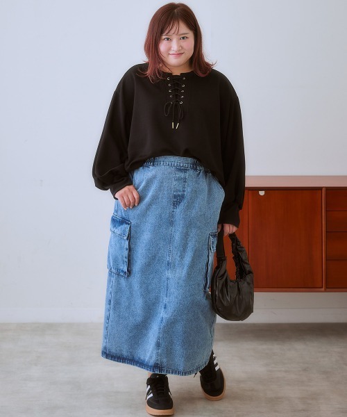 SMILE LAND(スマイルランド)の「<大きいサイズ> ペンシルラインカーゴデニムスカート(ゆったりヒップ)(デニムスカート・レディース・ネイビー系/ブルー系・LL/L/4L/5L/3L)」の10枚目の写真