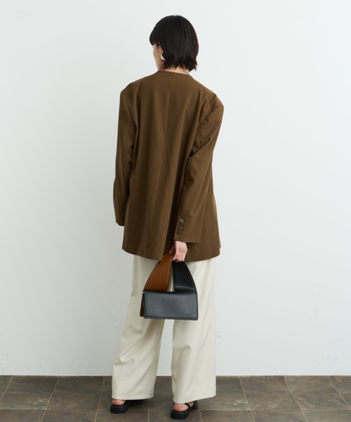 DFFUR.（ディフル）の「カーブハンドル2WAYバイカラーレザーバック（ショルダーバッグ・レディース・ブラック/ブラウン・FREE）」の21枚目の写真