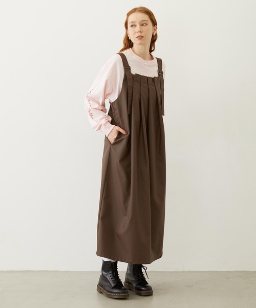 MILKFED.（ミルクフェド）の「FAUX LEATHER TUCK DRESS（ワンピース・レディース・ブラック/ライトピンク/ブラウン・ONE SIZE）」の4枚目の写真