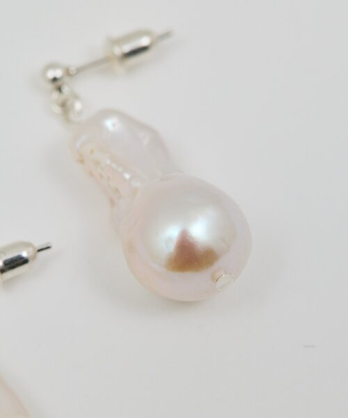 GALLARDAGALANTE（ガリャルダガランテ）の「【25th記念アイテム】【2.718】オイスターパールピアス（ピアス（両耳用）・レディース・シルバー系その他4・FREE）」の6枚目の写真