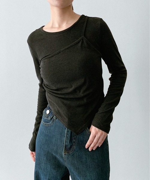 on:nue（オンニュ）の「【on:nue】 [着用動画あり！/5色展開] アシメレイヤードリブカットソー（Tシャツ/カットソー・レディース・バーガンディー/ホワイト/ブラック/レッドパープル/グレー・FREE）」の3枚目の写真