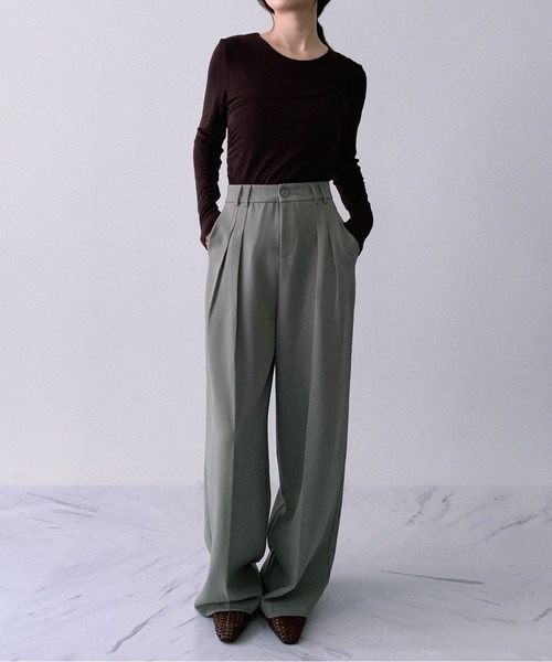 on:nue（オンニュ）の「【on:nue】 [着用動画あり！/5色展開] アシメレイヤードリブカットソー（Tシャツ/カットソー・レディース・バーガンディー/ホワイト/ブラック/レッドパープル/グレー・FREE）」の10枚目の写真