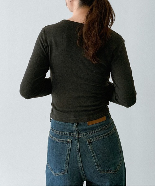 on:nue（オンニュ）の「【on:nue】 [着用動画あり！/5色展開] アシメレイヤードリブカットソー（Tシャツ/カットソー・レディース・バーガンディー/ホワイト/ブラック/レッドパープル/グレー・FREE）」の15枚目の写真