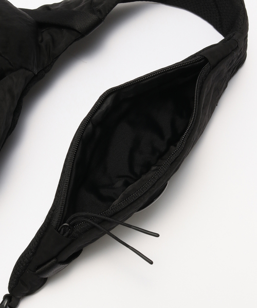 C.P. COMPANY（シーピーカンパニー）の「C.P. Company / シーピーカンパニー ACC BACK PACK IN NYLON B（ショルダーバッグ・メンズ・カーキ/ブラック・FREE）」の8枚目の写真