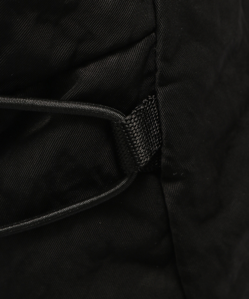 C.P. COMPANY（シーピーカンパニー）の「C.P. Company / シーピーカンパニー ACC BACK PACK IN NYLON B（ショルダーバッグ・メンズ・カーキ/ブラック・FREE）」の9枚目の写真