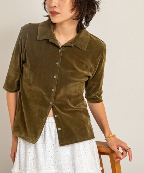 NOLLEY’S（ノーリーズ）の「【MAQWEL/マクウェル】ウォッシャブルベロア半袖シャツ（シャツ/ブラウス・レディース・ブラウン/カーキ・FREE）」の4枚目の写真