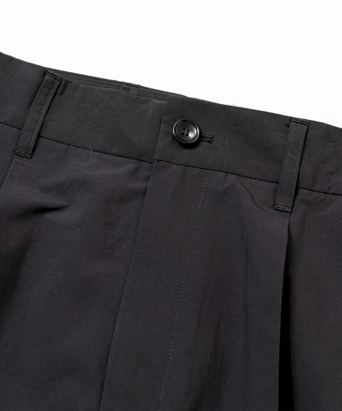 meanswhile(ミーンズワイル)の「Side Zip Paper Touch Slacks(スラックス・メンズ・ブラック/ベージュ・2(M))」の13枚目の写真