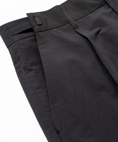 meanswhile(ミーンズワイル)の「Side Zip Paper Touch Slacks(スラックス・メンズ・ブラック/ベージュ・2(M))」の15枚目の写真