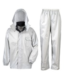 Kajimeiku（カジメイク）の「Winter Cherry ウィンターチェリー 3293 ディフェンドレインスーツ（レインコート/ポンチョ）」